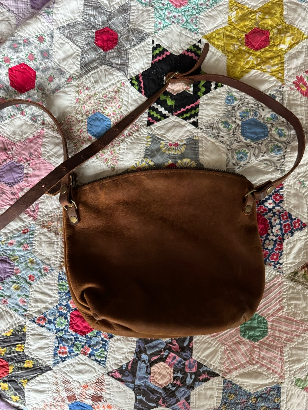 Chic Sparrow Brown Leather Crossbody Bag - Classic Everyday Shoulder Bag